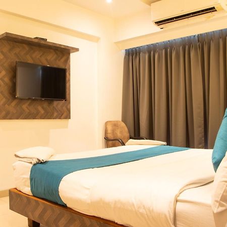 Hotel J R Residency Navi Mumbai Exterior foto